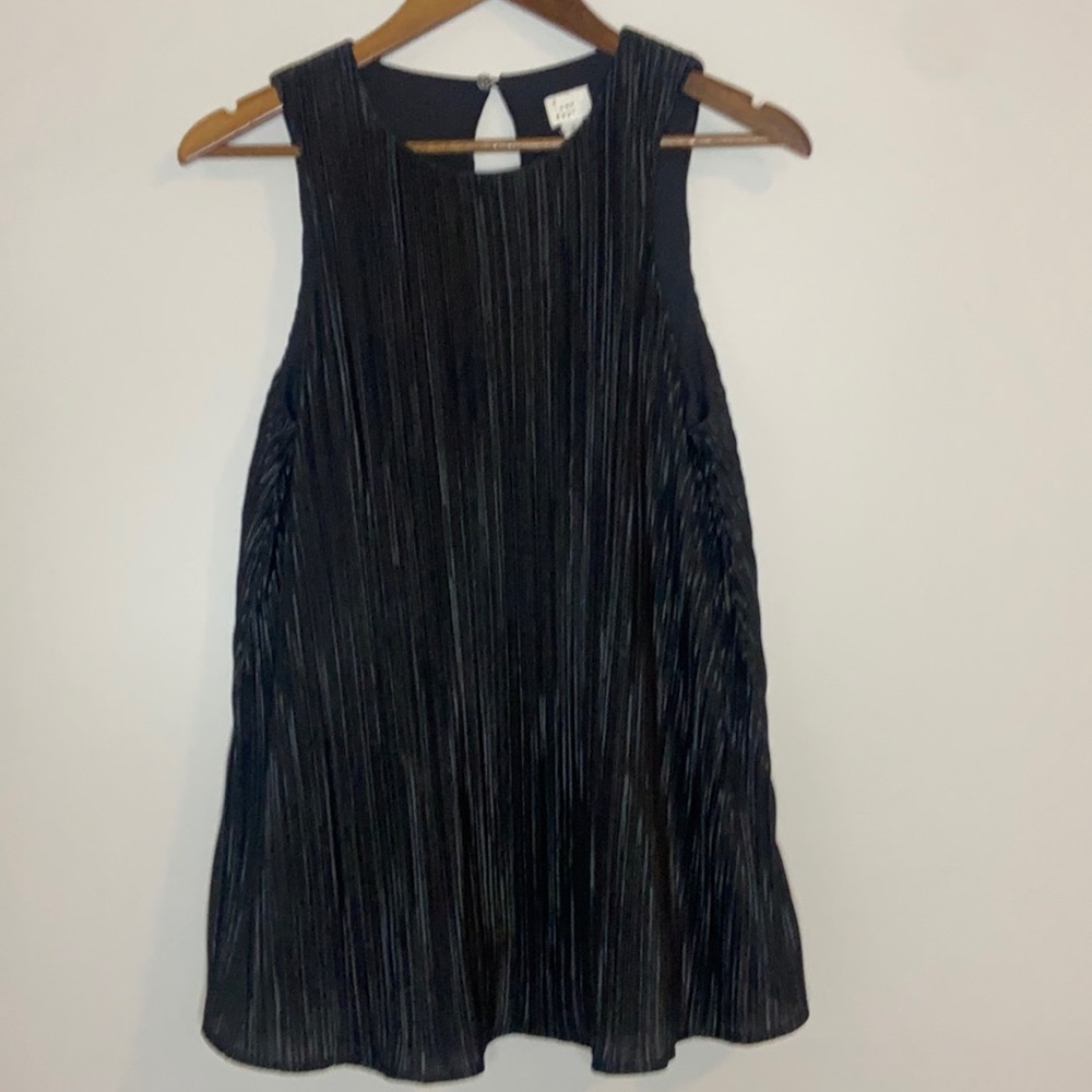 A New Day black pleated blouse sleeveless size small